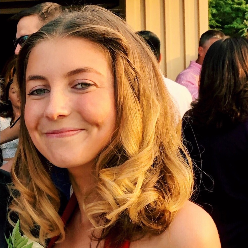 Meet your Posher, Olivia